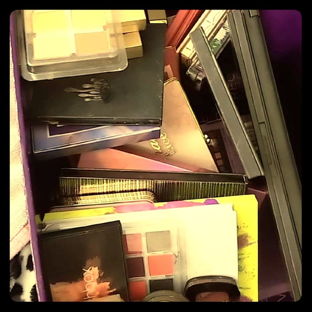 Make-up De-stash